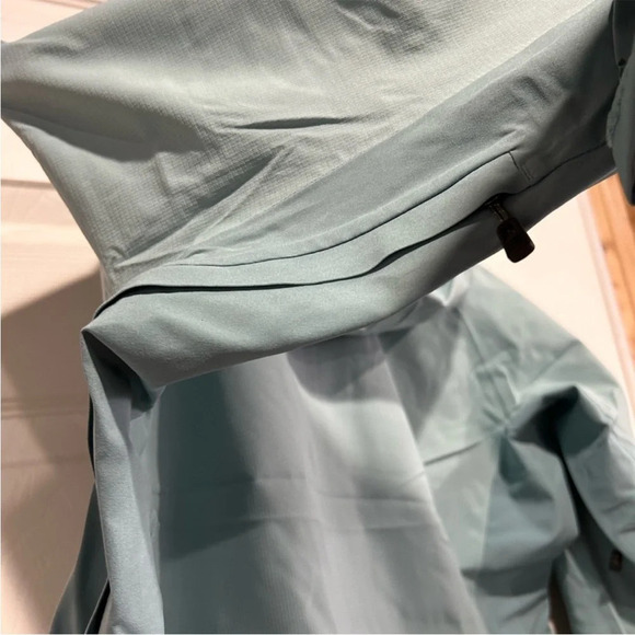 REI Women’s S Small Talusphere Rain Jacket Cool Aqua Light Teal NWT - Picture 8 of 9